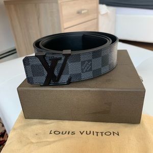 Louis Vuitton Damier belt with black hardware